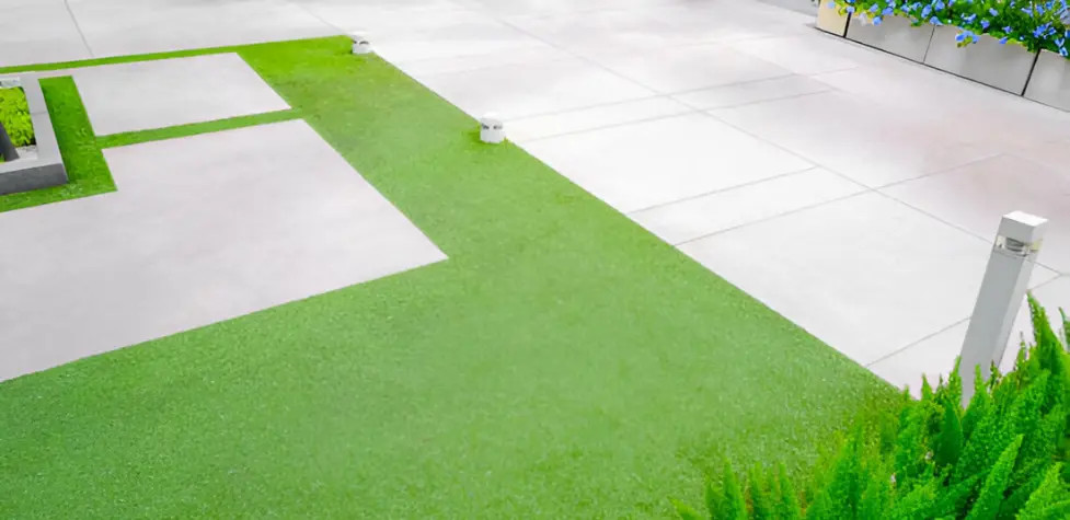 artificial-grass-installation-in-dubai-1